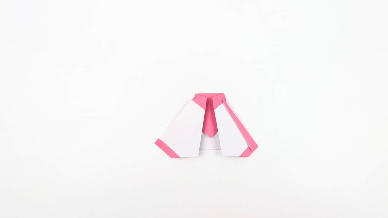 Stand the penguin upright on the feet and check it balances. Adjust the foot angles if needed.